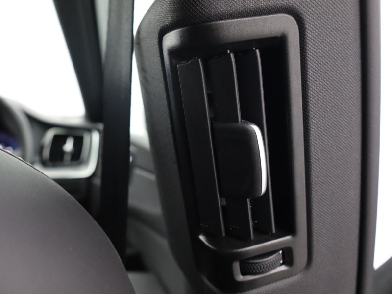 2025 (25) VOLVO XC60 2.0 B5P Plus Dark 5dr AWD Geartronic  *VAT QUALIFYING* 4708410