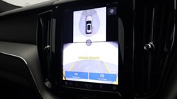 2025 (25) VOLVO XC60 2.0 B5P Plus Dark 5dr AWD Geartronic 4708419