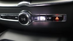 2025 (25) VOLVO XC60 2.0 B5P Plus Dark 5dr AWD Geartronic 4708423
