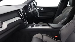 2025 (25) VOLVO XC60 2.0 B5P Plus Dark 5dr AWD Geartronic 4708390