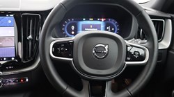 2025 (25) VOLVO XC60 2.0 B5P Plus Dark 5dr AWD Geartronic 4708413