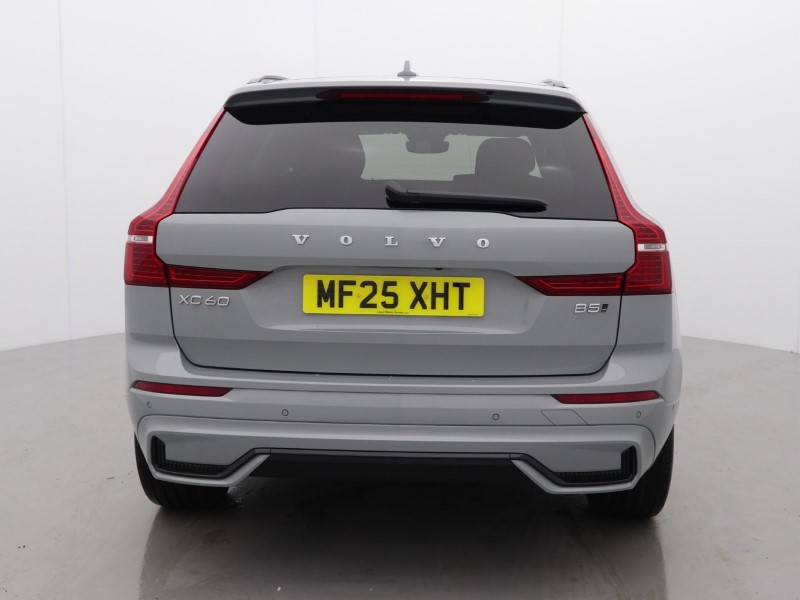 2025 (25) VOLVO XC60 2.0 B5P Plus Dark 5dr AWD Geartronic  *VAT QUALIFYING* 4708385