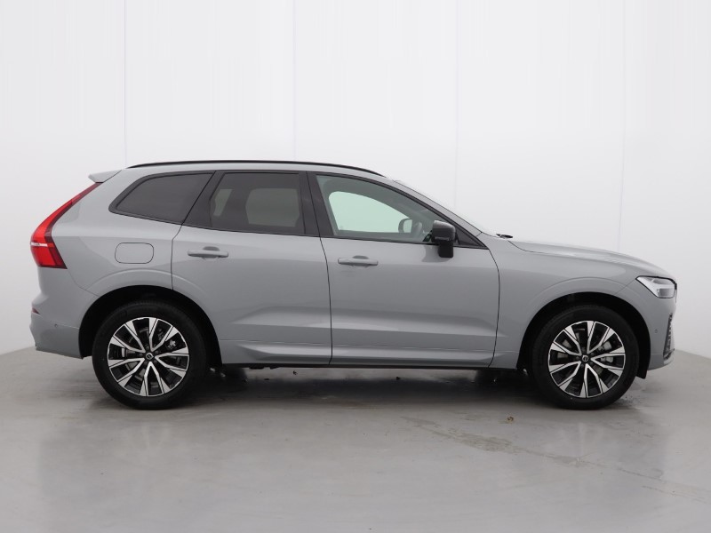 2025 (25) VOLVO XC60 2.0 B5P Plus Dark 5dr AWD Geartronic  *VAT QUALIFYING* 4708387