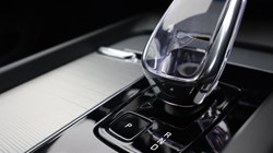 2025 (25) VOLVO XC60 2.0 B5P Plus Dark 5dr AWD Geartronic 4708424