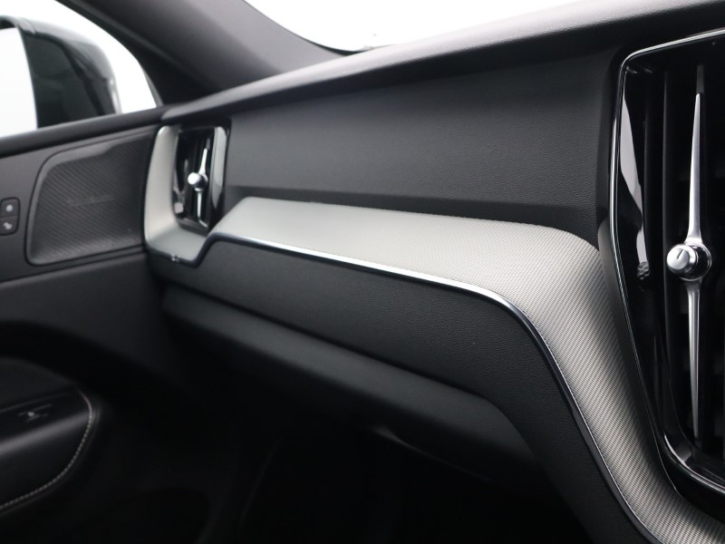 2025 (25) VOLVO XC60 2.0 B5P Plus Dark 5dr AWD Geartronic  *VAT QUALIFYING* 4708426