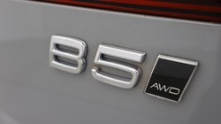 2025 (25) VOLVO XC60 2.0 B5P Plus Dark 5dr AWD Geartronic 4708436