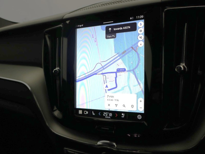 2025 (25) VOLVO XC60 2.0 B5P Plus Dark 5dr AWD Geartronic  *VAT QUALIFYING* 4850047