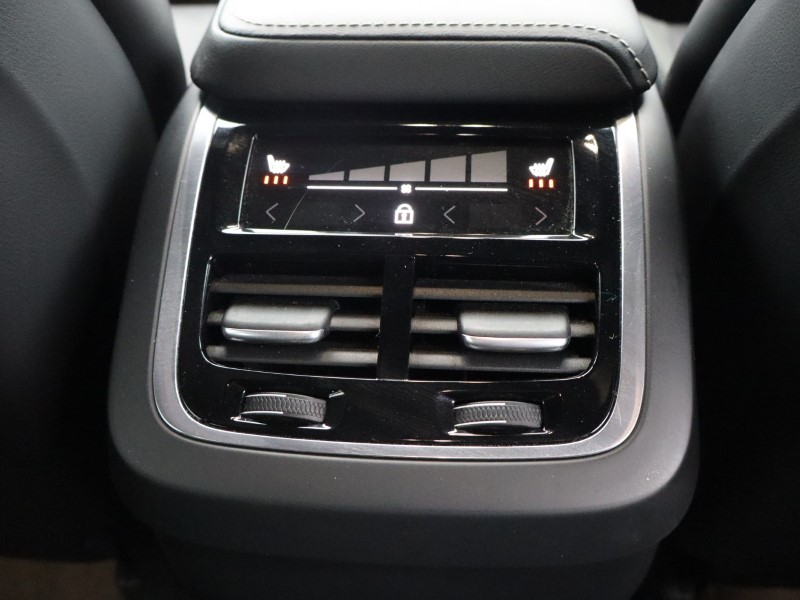 2025 (25) VOLVO XC60 2.0 B5P Plus Dark 5dr AWD Geartronic  *VAT QUALIFYING* 4708411