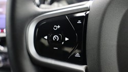 2025 (25) VOLVO XC60 2.0 B5P Plus Dark 5dr AWD Geartronic 4708414