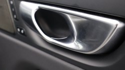 2025 (25) VOLVO XC60 2.0 B5P Plus Dark 5dr AWD Geartronic 4708397