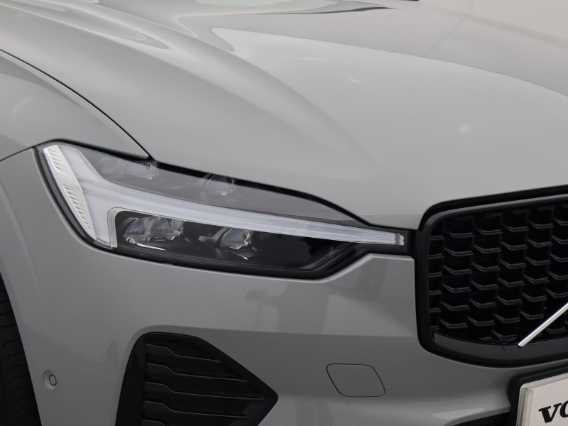 2025 (25) VOLVO XC60 2.0 B5P Plus Dark 5dr AWD Geartronic  *VAT QUALIFYING* 4708428