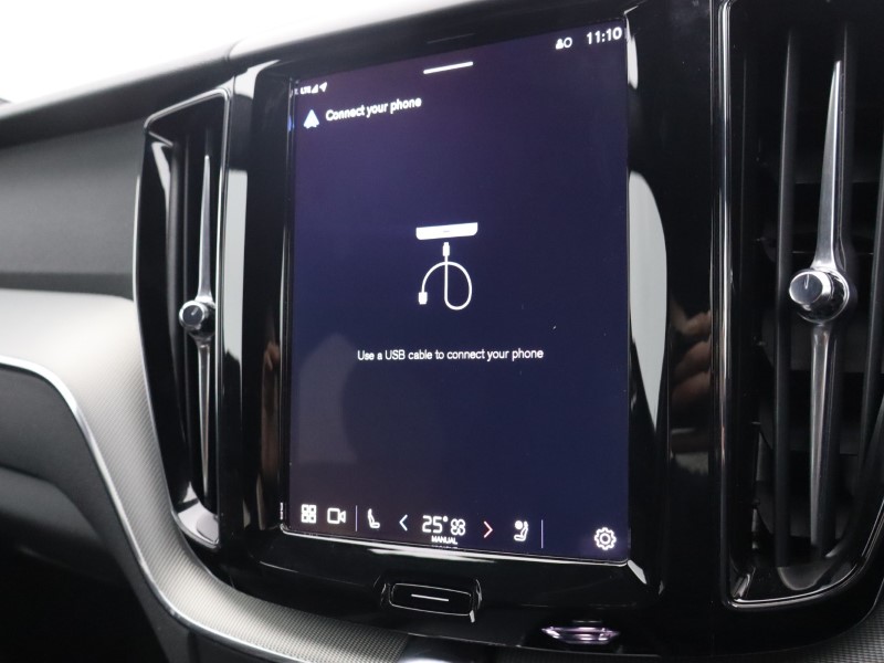 2025 (25) VOLVO XC60 2.0 B5P Plus Dark 5dr AWD Geartronic  *VAT QUALIFYING* 4708420