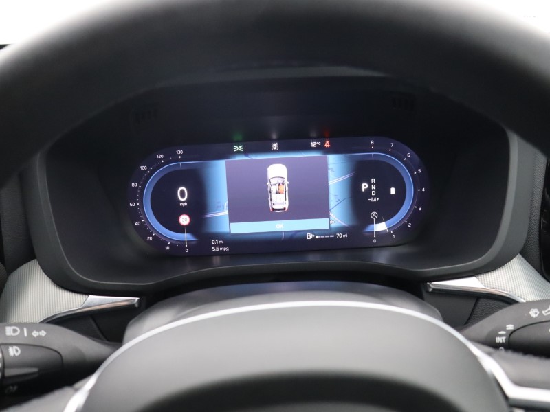 2025 (25) VOLVO XC60 2.0 B5P Plus Dark 5dr AWD Geartronic  *VAT QUALIFYING* 4708416