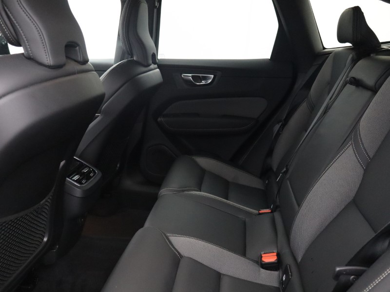 2025 (25) VOLVO XC60 2.0 B5P Plus Dark 5dr AWD Geartronic  *VAT QUALIFYING* 4708391