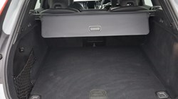 2025 (25) VOLVO XC60 2.0 B5P Plus Dark 5dr AWD Geartronic 4708437