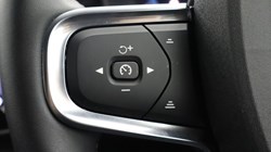 2025 (25) VOLVO XC40 2.0 B4P Plus Dark 5dr Auto 4702776