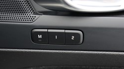 2025 (25) VOLVO XC40 2.0 B4P Plus Dark 5dr Auto 4702761