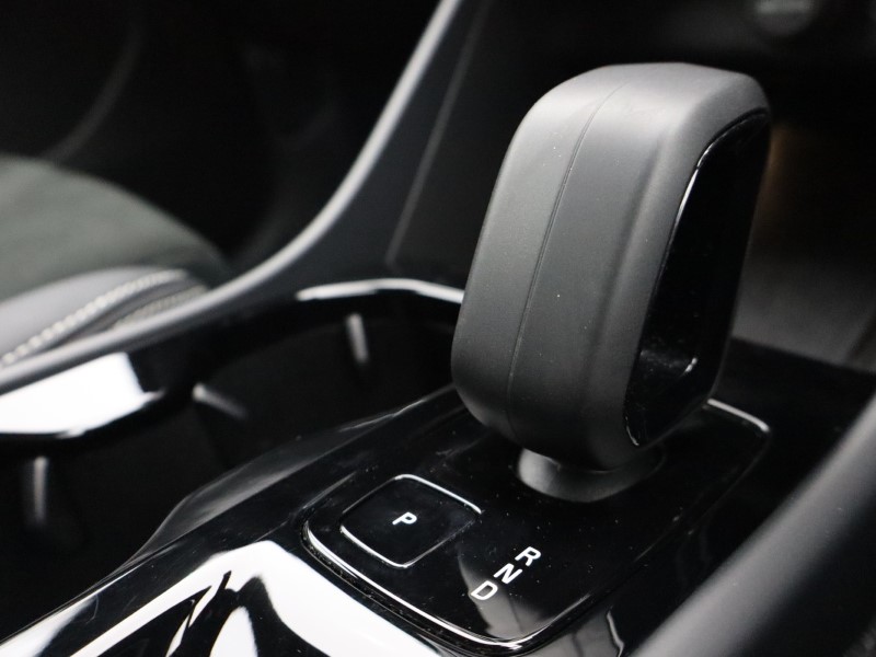 2025 (25) VOLVO XC40 2.0 B4P Plus Dark 5dr Auto*VAT QUALIFYING* 4702785