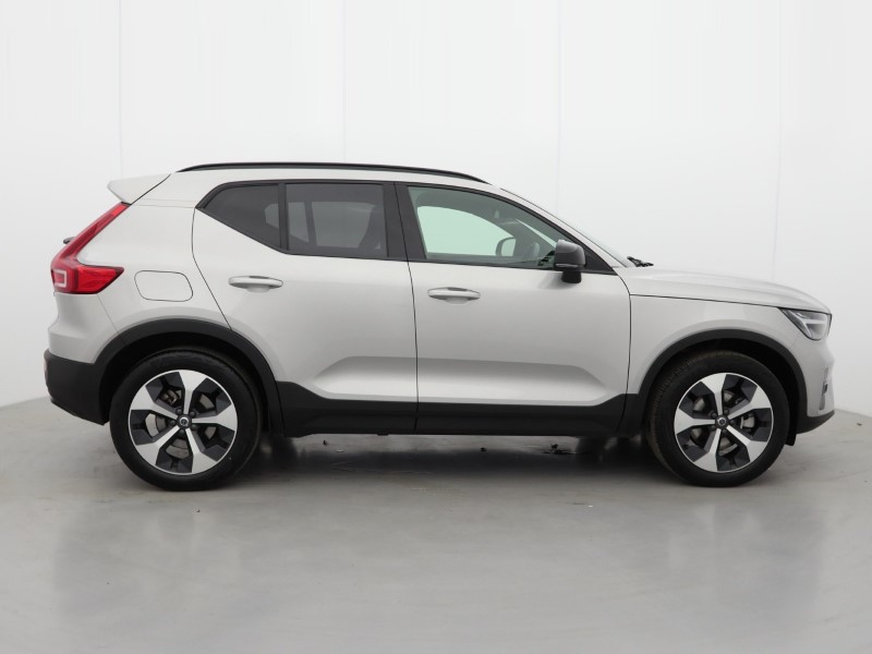 2025 (25) VOLVO XC40 2.0 B4P Plus Dark 5dr Auto*VAT QUALIFYING* 4702751