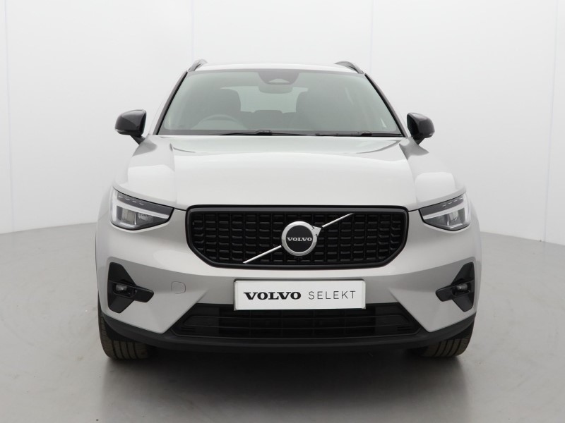 2025 (25) VOLVO XC40 2.0 B4P Plus Dark 5dr Auto*VAT QUALIFYING* 4702747