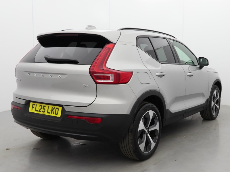 2025 (25) VOLVO XC40 2.0 B4P Plus Dark 5dr Auto*VAT QUALIFYING* 4702753