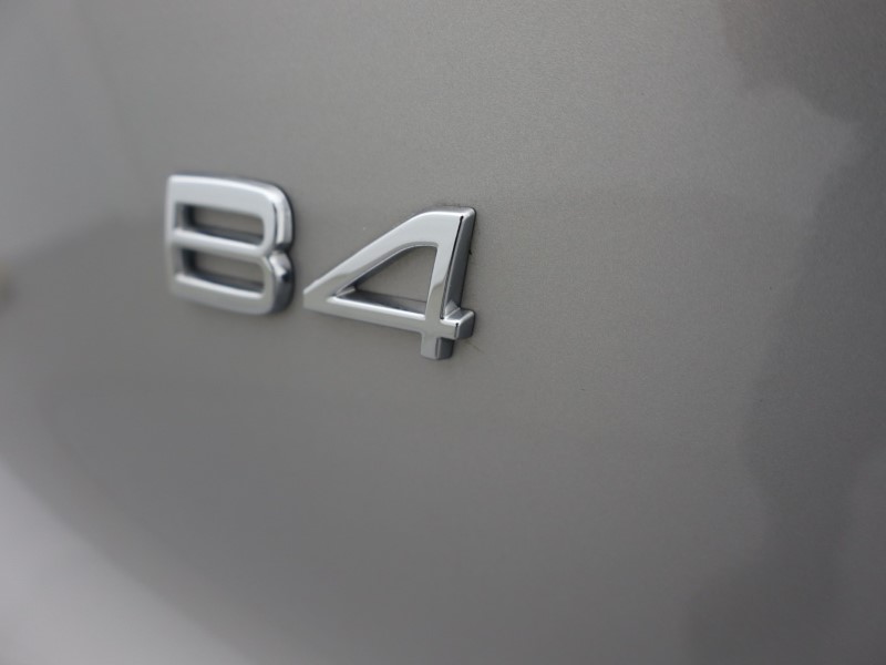 2025 (25) VOLVO XC40 2.0 B4P Plus Dark 5dr Auto*VAT QUALIFYING* 4702795