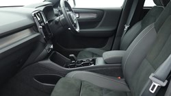 2025 (25) VOLVO XC40 2.0 B4P Plus Dark 5dr Auto 4702754