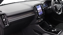 2025 (25) VOLVO XC40 2.0 B4P Plus Dark 5dr Auto 4702768