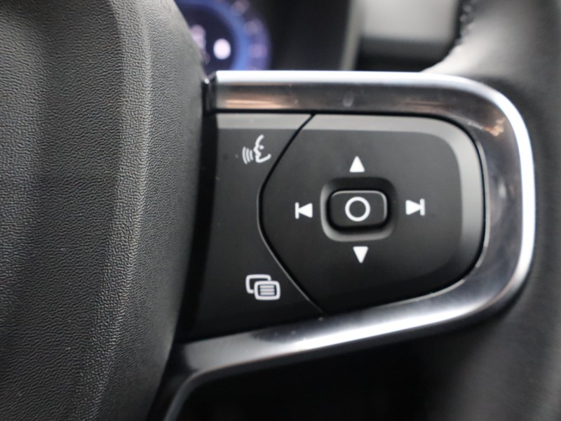 2025 (25) VOLVO XC40 2.0 B4P Plus Dark 5dr Auto*VAT QUALIFYING* 4702777