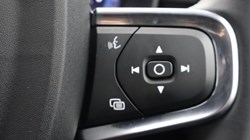 2025 (25) VOLVO XC40 2.0 B4P Plus Dark 5dr Auto 4702777