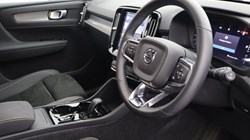 2025 (25) VOLVO XC40 2.0 B4P Plus Dark 5dr Auto 4702766