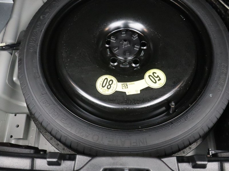 2025 (25) VOLVO XC40 2.0 B4P Plus Dark 5dr Auto*VAT QUALIFYING* 4702798