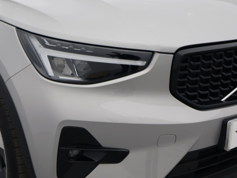 2025 (25) VOLVO XC40 2.0 B4P Plus Dark 5dr Auto*VAT QUALIFYING* 4702788