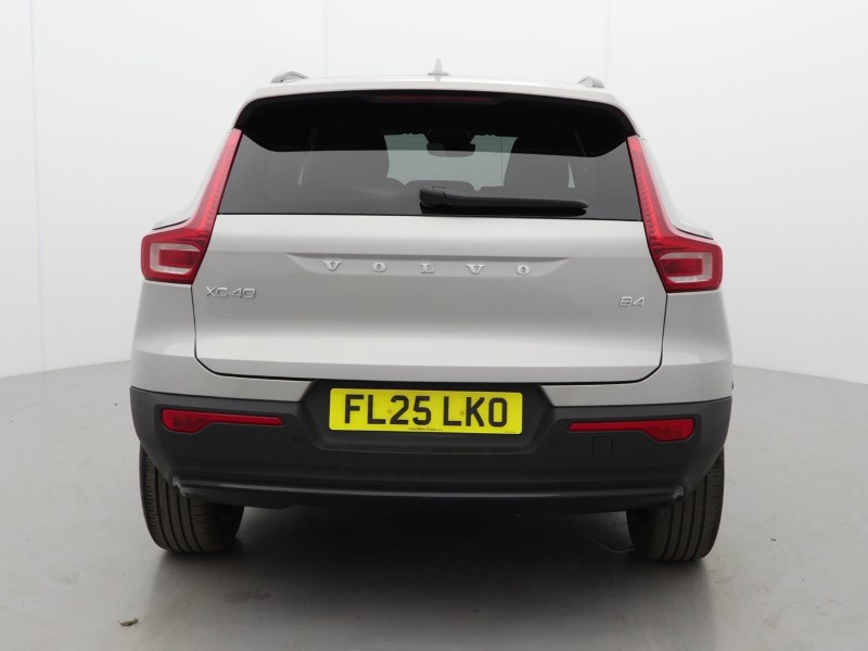 2025 (25) VOLVO XC40 2.0 B4P Plus Dark 5dr Auto*VAT QUALIFYING* 4702749