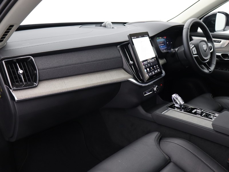 2025 (25) VOLVO XC90 2.0 T8 PHEV Ultra Dark 5dr AWD Geartronic *VAT QUALIFYING* 4701868