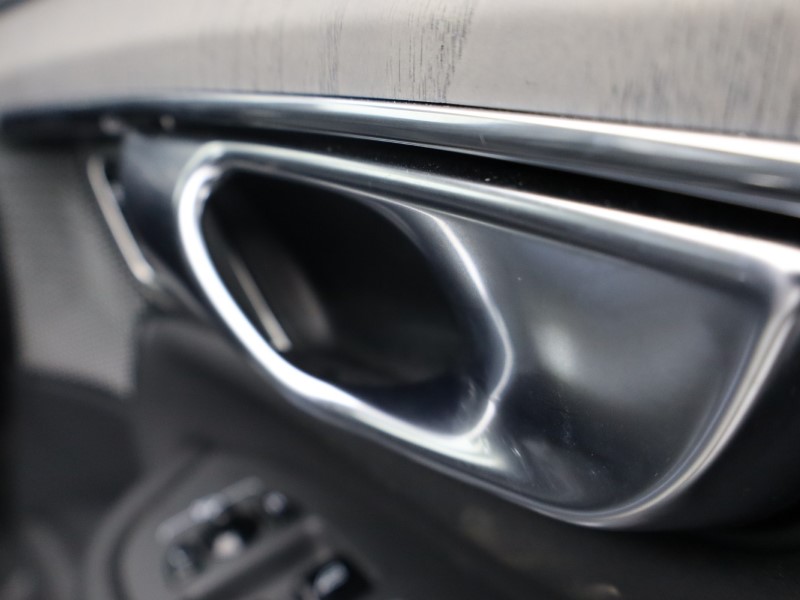 2025 (25) VOLVO XC90 2.0 T8 PHEV Ultra Dark 5dr AWD Geartronic *VAT QUALIFYING* 4701860