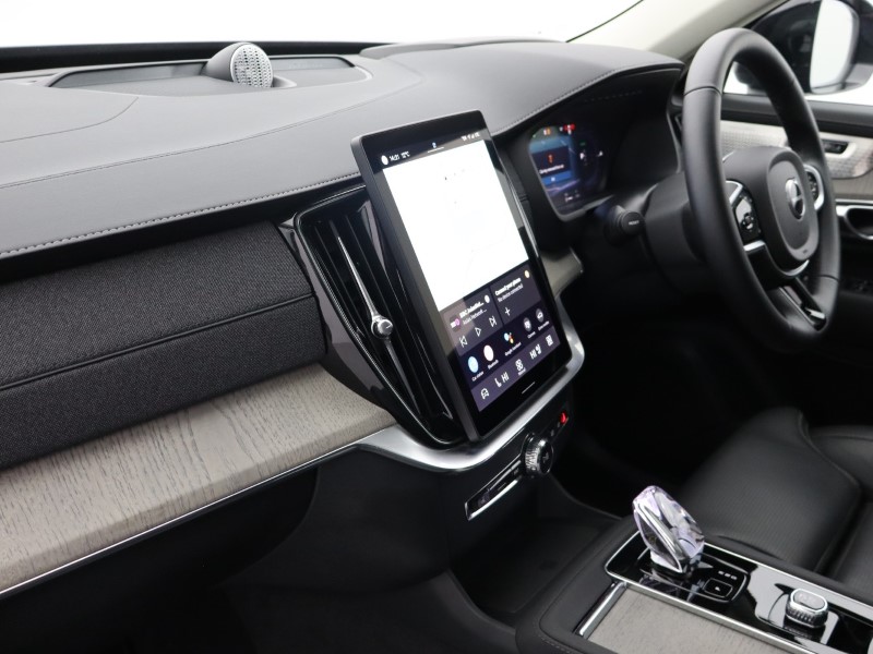 2025 (25) VOLVO XC90 2.0 T8 PHEV Ultra Dark 5dr AWD Geartronic *VAT QUALIFYING* 4701869