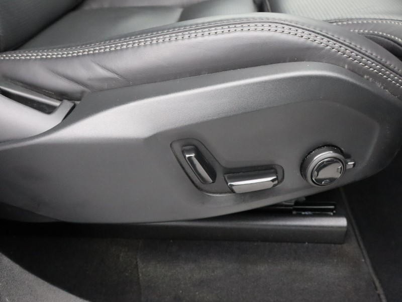 2025 (25) VOLVO XC90 2.0 T8 PHEV Ultra Dark 5dr AWD Geartronic *VAT QUALIFYING* 4701864