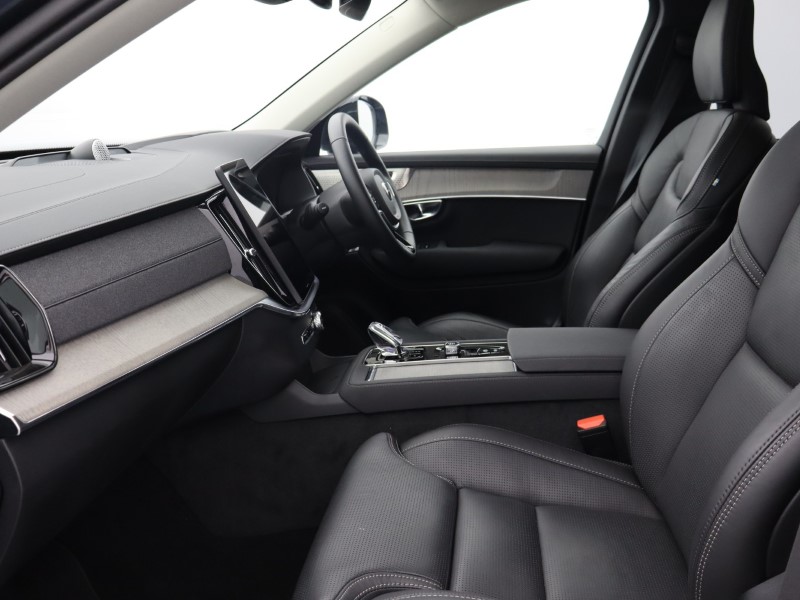 2025 (25) VOLVO XC90 2.0 T8 PHEV Ultra Dark 5dr AWD Geartronic *VAT QUALIFYING* 4701853