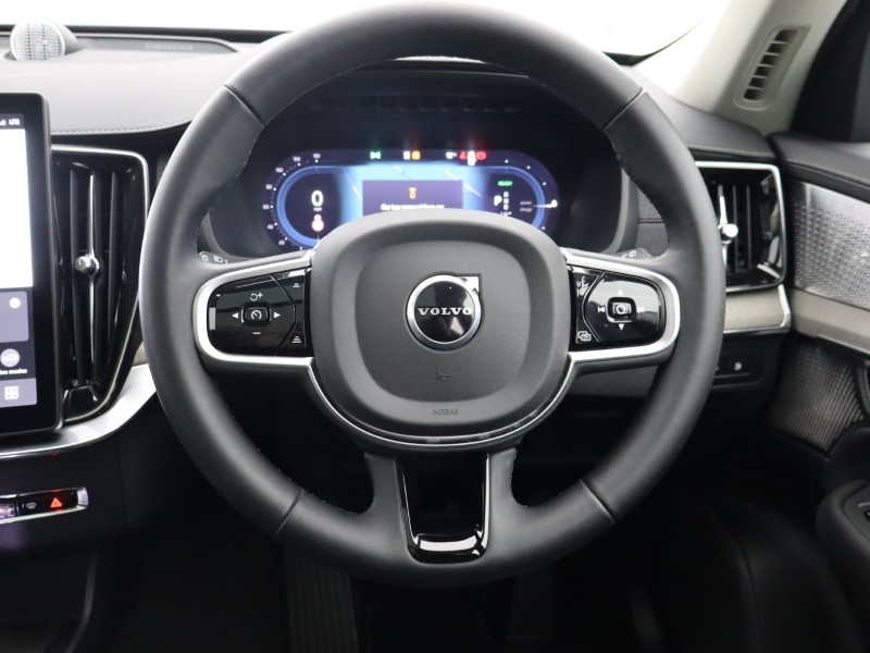 2025 (25) VOLVO XC90 2.0 T8 PHEV Ultra Dark 5dr AWD Geartronic *VAT QUALIFYING* 4701880