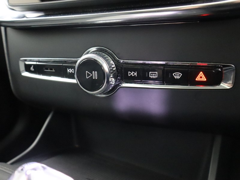 2025 (25) VOLVO XC90 2.0 T8 PHEV Ultra Dark 5dr AWD Geartronic *VAT QUALIFYING* 4701890