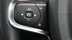 2025 (74) VOLVO XC40 2.0 B3P Ultra Dark 5dr Auto 4702498