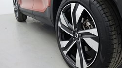 2025 (74) VOLVO XC40 2.0 B3P Ultra Dark 5dr Auto 4702524