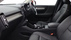 2025 (74) VOLVO XC40 2.0 B3P Ultra Dark 5dr Auto 4702471