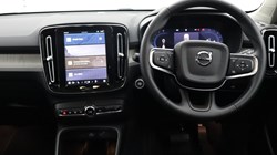2025 (74) VOLVO XC40 2.0 B3P Ultra Dark 5dr Auto 4702493
