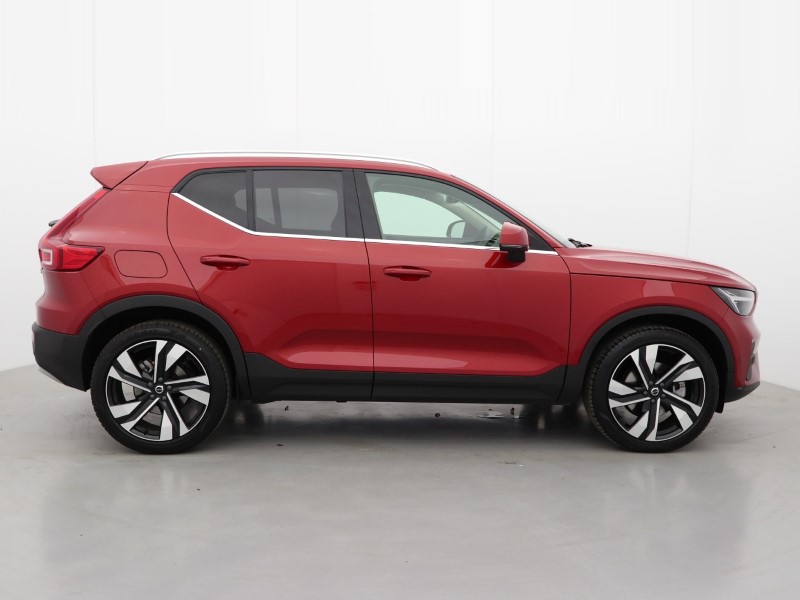 2025 (74) VOLVO XC40 2.0 B3P Ultra Dark 5dr Auto 4702468