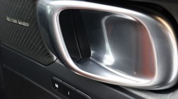2025 (74) VOLVO XC40 2.0 B3P Ultra Dark 5dr Auto 4702478