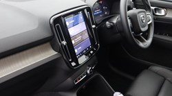 2025 (74) VOLVO XC40 2.0 B3P Ultra Dark 5dr Auto 4702486