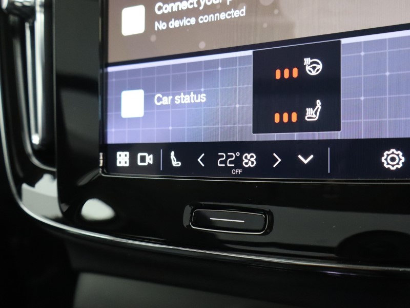 2025 (74) VOLVO XC40 2.0 B3P Ultra Dark 5dr Auto 4702505