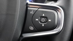 2025 (74) VOLVO XC40 2.0 B3P Ultra Dark 5dr Auto 4702499